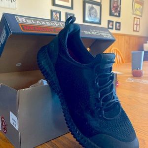 Sketchers Size 8.5 Non Slip Sneaker